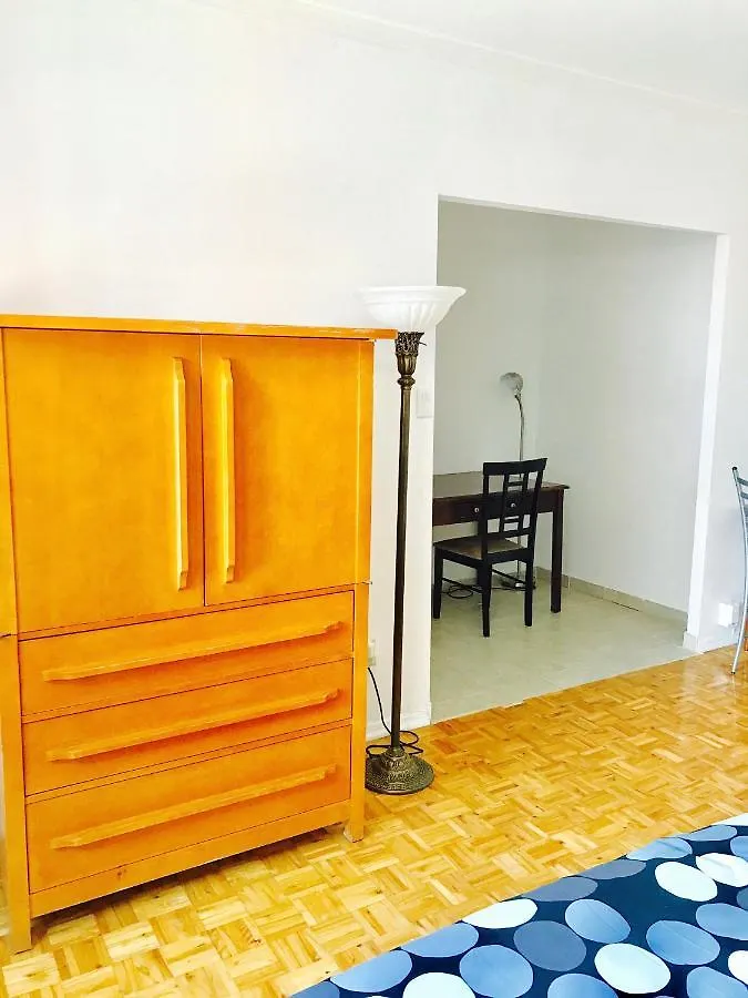 Stylish Montreal Apartment: Comfortable Stay In The Golden Square Mile Διαμέρισμα